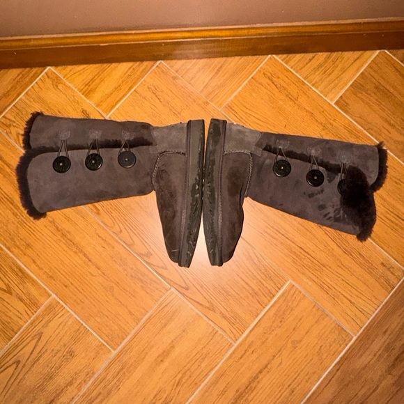 Ugg Winter Boots - Picture 5 of 7